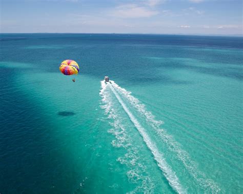 parasailing in aruba  Shore Excursions